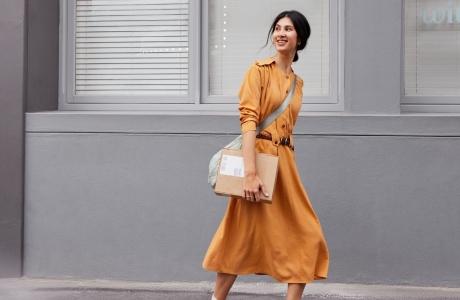 Une femme avec son mobile